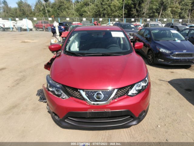 JN1BJ1CR1JW268837 Nissan Rogue Sport S
