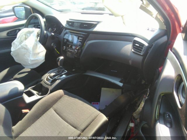 JN1BJ1CR1JW268837 Nissan Rogue Sport S