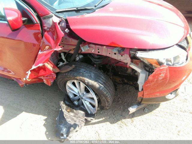 JN1BJ1CR1JW268837 Nissan Rogue Sport S
