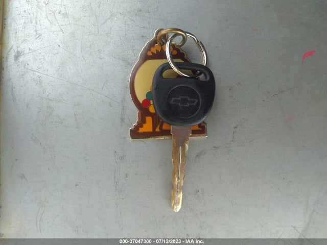2005 CHEVROLET EQUINOX LT VIN: 2CNDL63F056050483