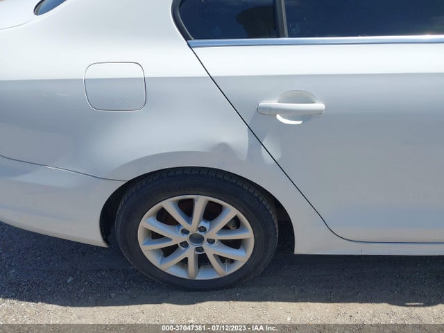 3VWD07AJ6EM364118 Volkswagen Jetta Sedan Se W/connectivity/sunroof