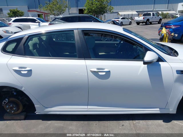 KIA Optima Lx 2018 5XXGT4L33JG224852 Image 4
