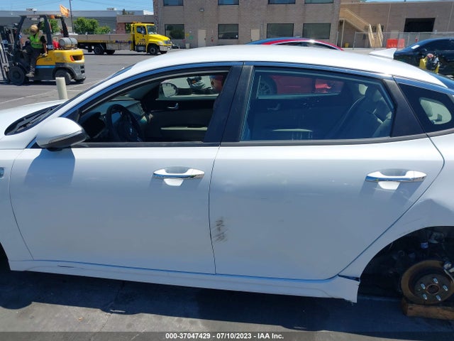 KIA Optima Lx 2018 5XXGT4L33JG224852 Image 5