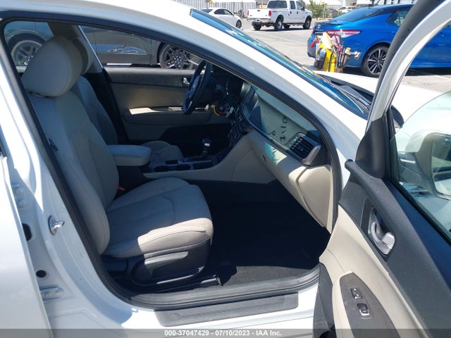 KIA Optima Lx 2018 5XXGT4L33JG224852 Image 10