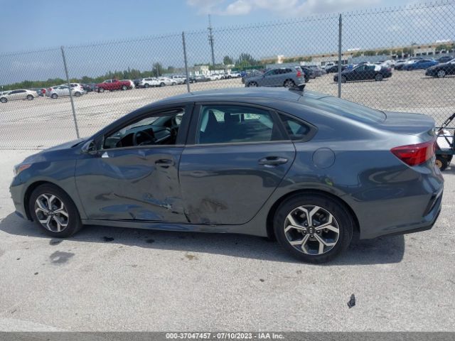 3KPF24AD7ME360005 KIA Forte Lxs