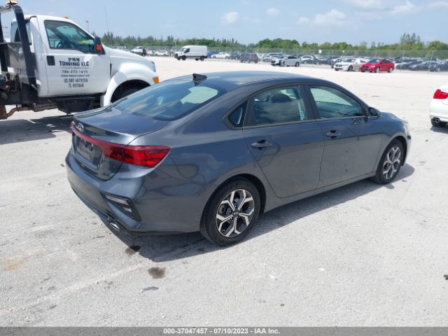 3KPF24AD7ME360005 KIA Forte Lxs