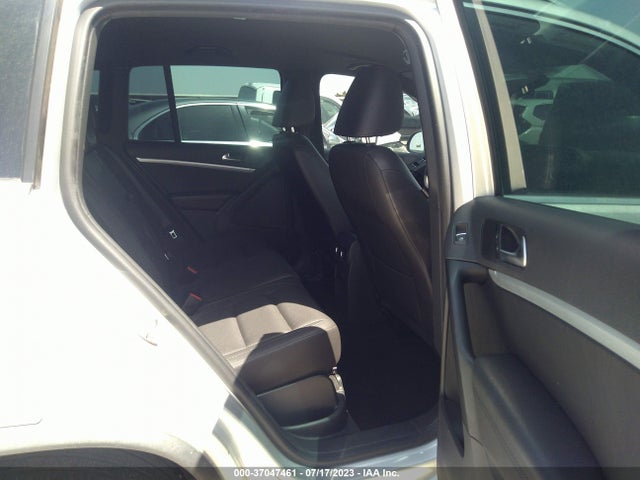 WVGAV7AXXGW503595 Volkswagen Tiguan R-line
