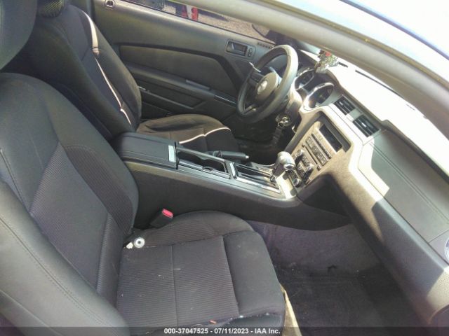 2011 FORD MUSTANG 1ZVBP8AM3B5130930 Photo 4