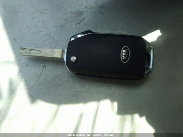 KNDJ23AU6M7745639 KIA SOUL LX