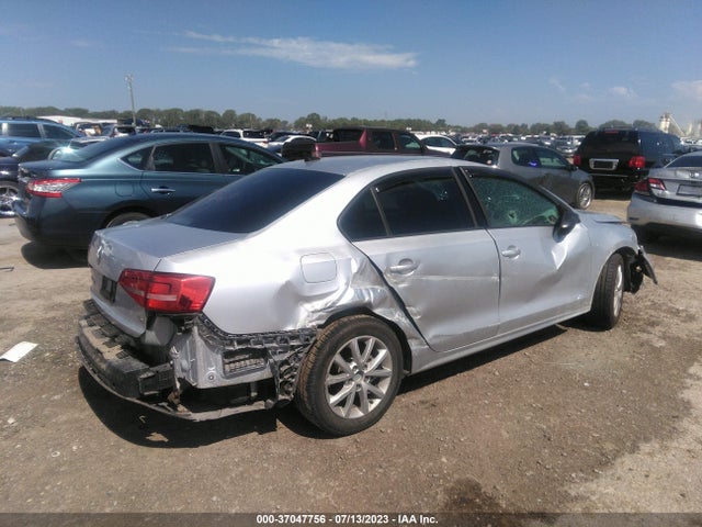 3VWD17AJ3FM332208 Volkswagen Jetta Sedan 1.8t Se