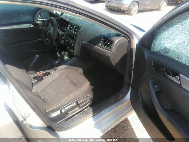 3VWD17AJ3FM332208 Volkswagen Jetta Sedan 1.8t Se