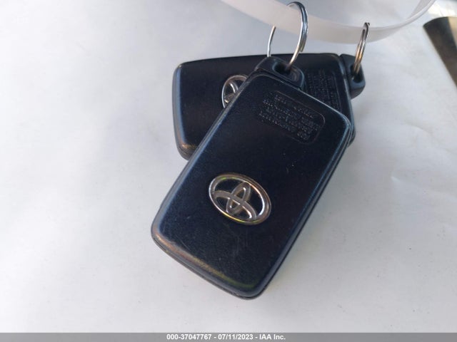 Toyota PRIUS PLUG-IN 2015 JTDKN3DP7F3067270 Image 11