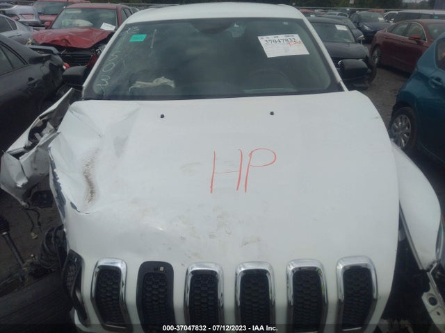 1C4PJMAB4GW263974 Jeep Cherokee Sport
