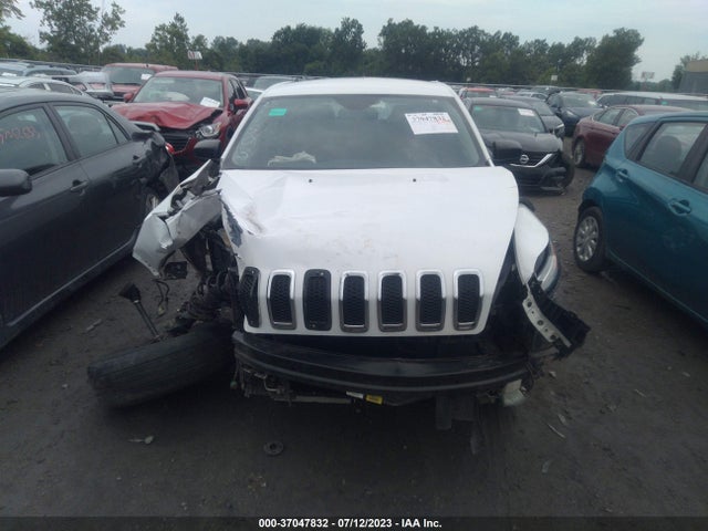 1C4PJMAB4GW263974 Jeep Cherokee Sport