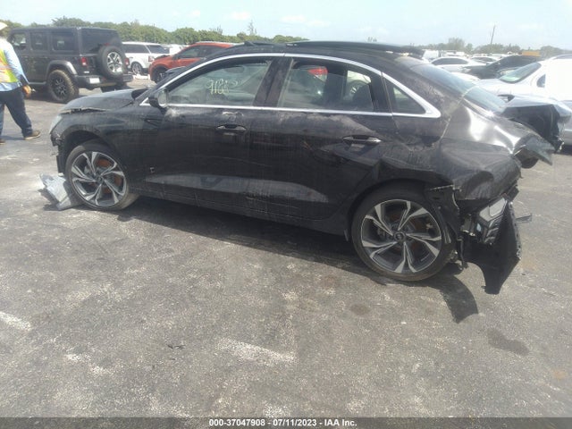 WAUGUDGY9NA014080 Audi A3 Sedan Premium