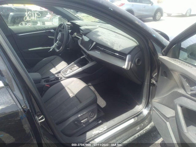 WAUGUDGY9NA014080 Audi A3 Sedan Premium