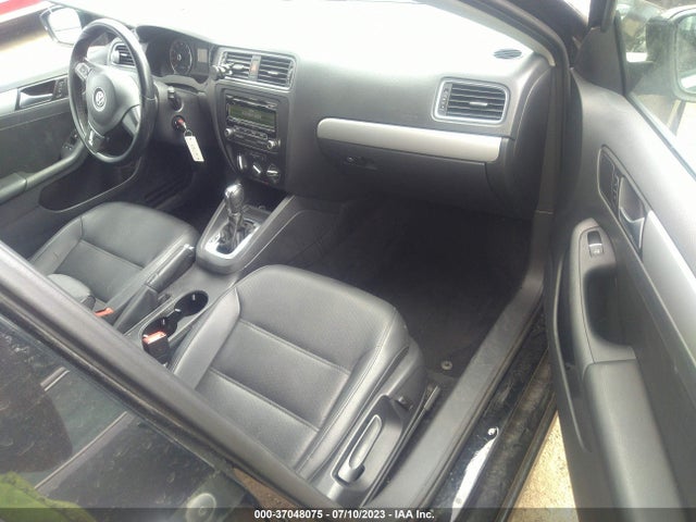 3VWD17AJ6EM358428 Volkswagen Jetta Sedan Se W/connectivity