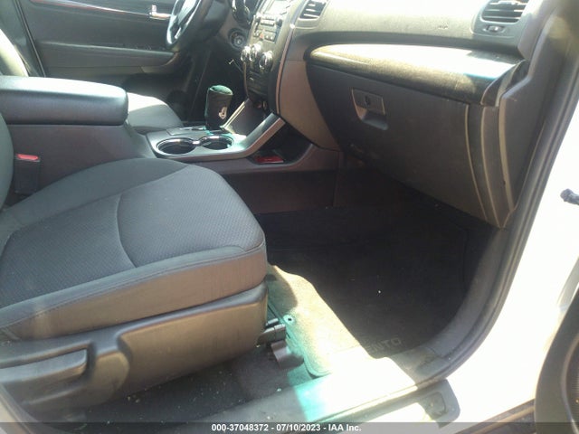 2013 KIA SORENTO LX VIN: 5XYKTDA21DG338952
