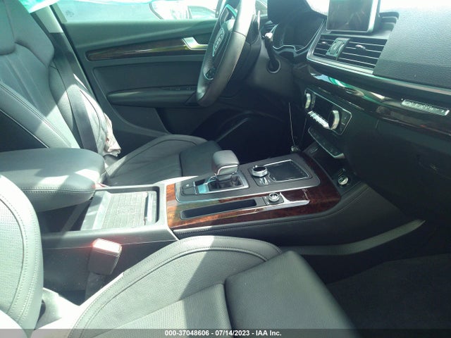 WA1BNAFY8K2093946 Audi Q5 Premium Plus