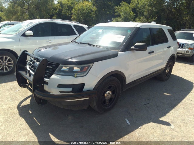 Ford UTILITY POLICE 2016 1FM5K8AR3GGA28867 Image 2
