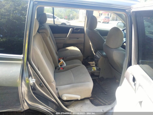 2011 TOYOTA HIGHLANDER BASE/SE VIN: 5TDBK3EH4BS074749