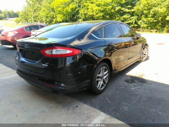 1FA6P0HD2F5117402 Ford FUSION SE
