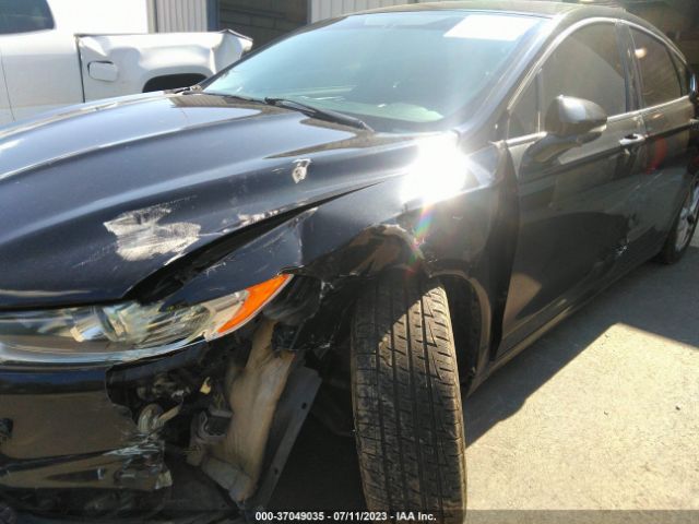 1FA6P0HD2F5117402 Ford FUSION SE