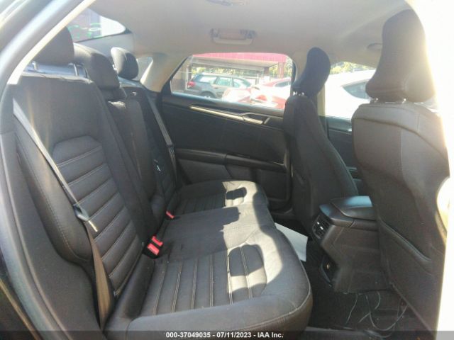 1FA6P0HD2F5117402 Ford FUSION SE