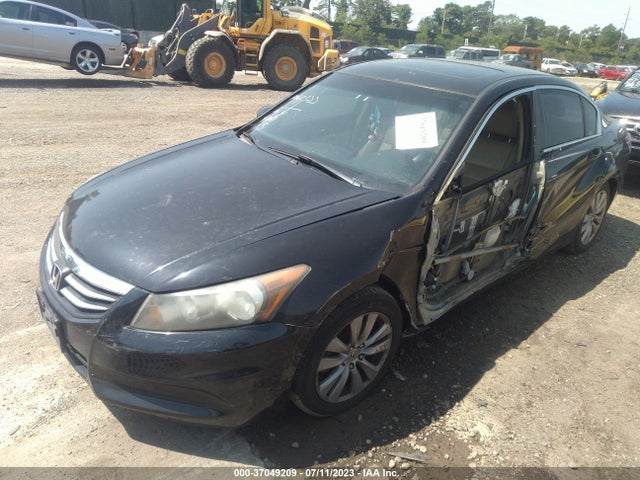 2011 HONDA ACCORD SDN EX-L VIN: 1HGCP2F89BA028816