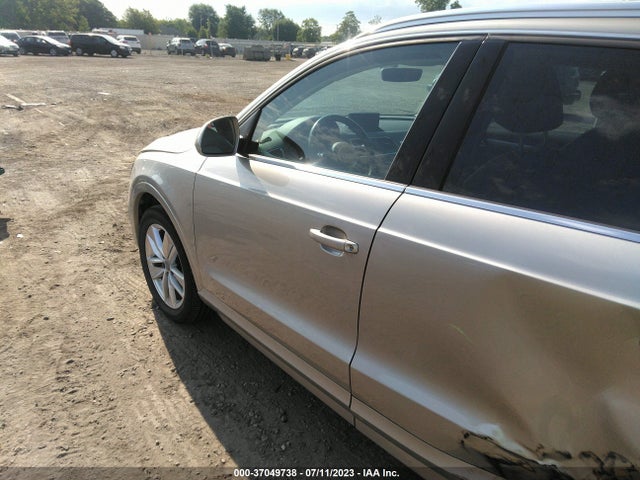 WA1EFCFS8GR007504 Audi Q3 Premium Plus