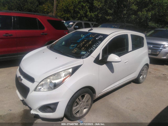 Chevrolet SPARK LS 2014 KL8CB6S94EC569261 Image 2