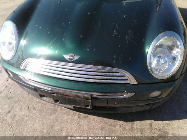 2003 MINI COOPER HARDTOP VIN: WMWRC33443TC46955