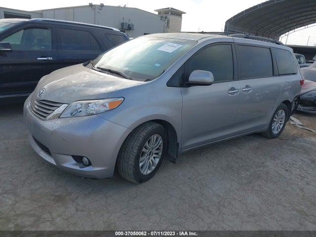 Toyota Sienna Xle Auto Access 2017 5TDYZ3DC1HS772255 Image 2