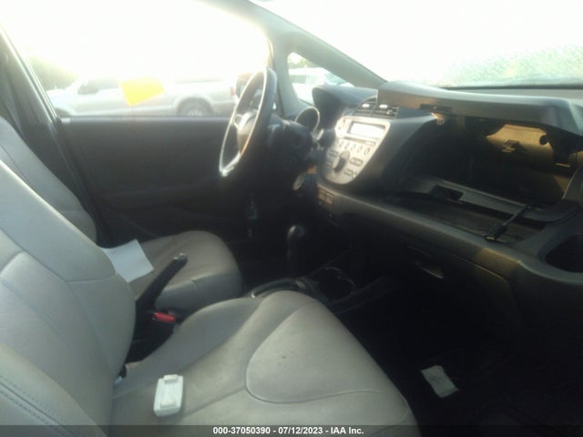 2012 HONDA FIT SPORT VIN: JHMGE8H57CC015028
