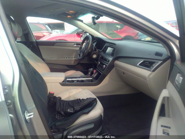 2016 HYUNDAI SONATA 2.4L SE VIN: 5NPE24AF5GH313178