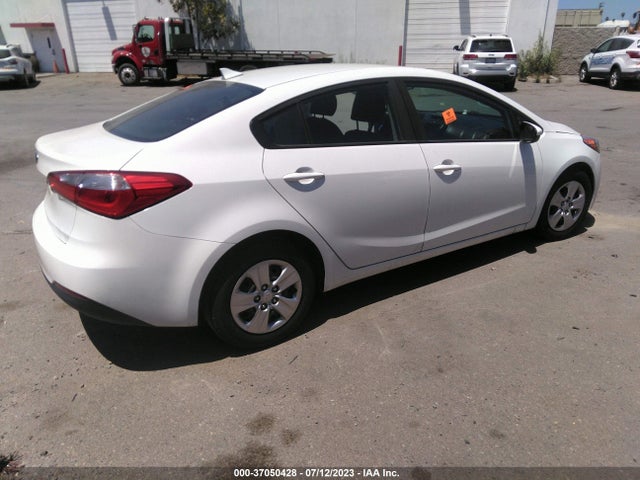 KIA FORTE LX 2016 KNAFK4A68G5581496 Image 4