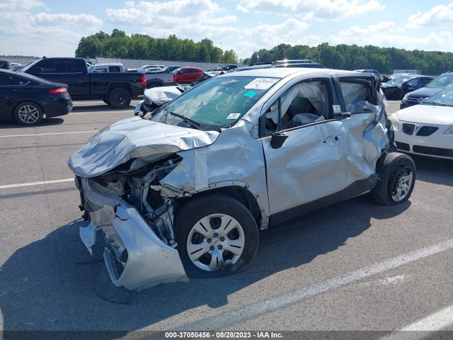 Chevrolet TRAX LS 2018 KL7CJKSB3JB535072 Image 2