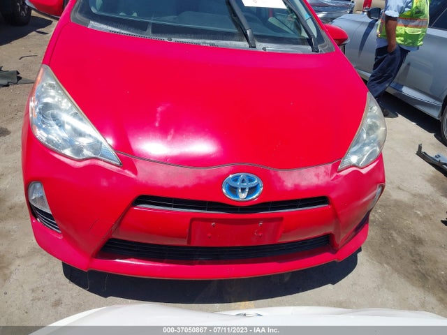 Toyota Prius C One/three/two/four 2014 JTDKDTB3XE1077627 Image 4