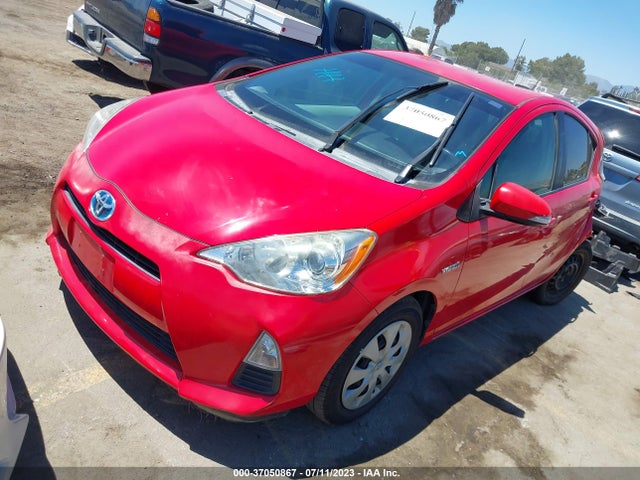 Toyota Prius C One/three/two/four 2014 JTDKDTB3XE1077627 Image 2