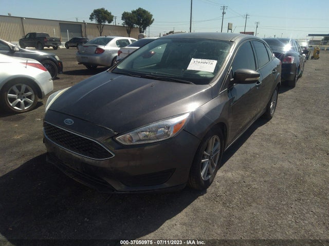 Ford FOCUS SE 2017 1FADP3F21HL286075 Image 2