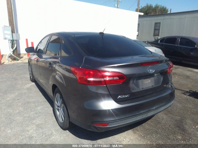 Ford FOCUS SE 2017 1FADP3F21HL286075 Image 3