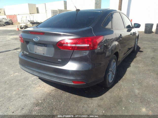 Ford FOCUS SE 2017 1FADP3F21HL286075 Image 4