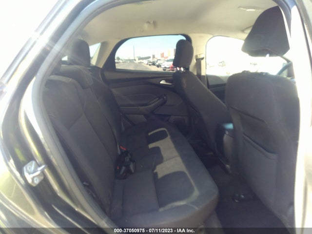 Ford FOCUS SE 2017 1FADP3F21HL286075 Image 8