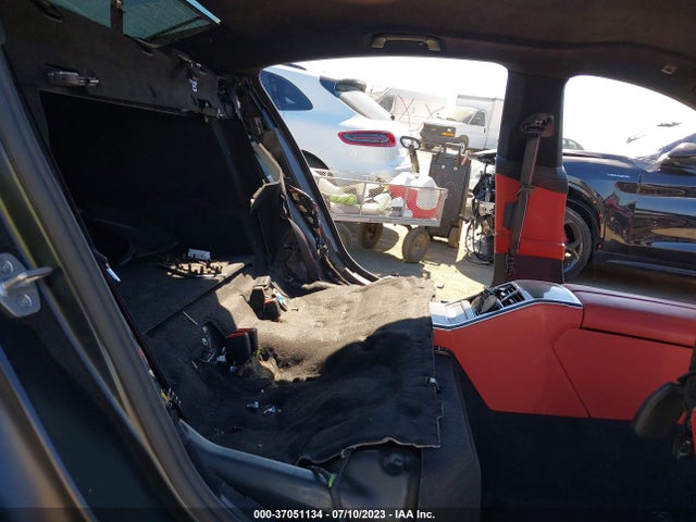 2022 BMW M8, VIN: WBSGV0C03NCJ42806