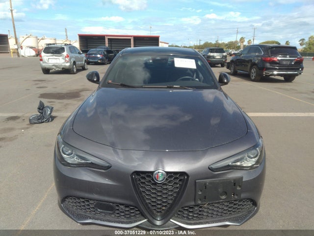 2022 Alfa Romeo Giulia, VIN: ZARFAMBN3N7653577