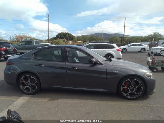 2022 Alfa Romeo Giulia, VIN: ZARFAMBN3N7653577