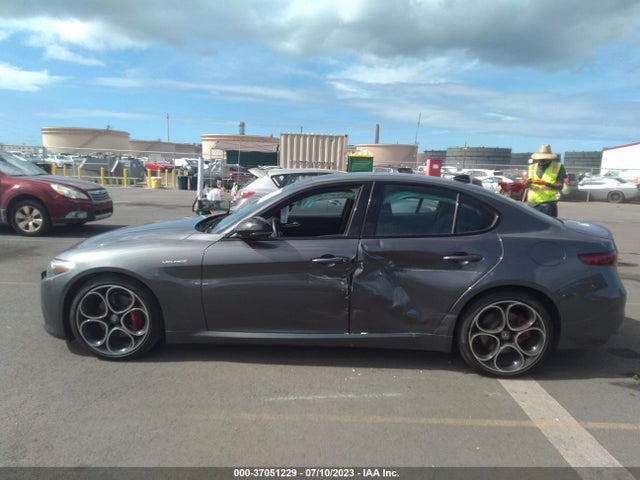 2022 Alfa Romeo Giulia, VIN: ZARFAMBN3N7653577