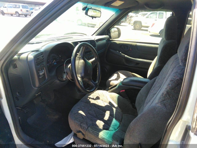 2002 GMC SONOMA SLS VIN: 1GTDT19W628107936