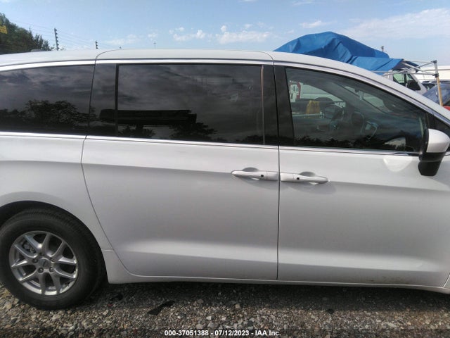 2C4RC1CG1NR229622 Chrysler Voyager Lx