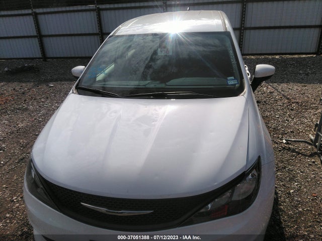 2C4RC1CG1NR229622 Chrysler Voyager Lx